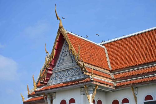 Wat Khomnaram (Khomnaram Temple)