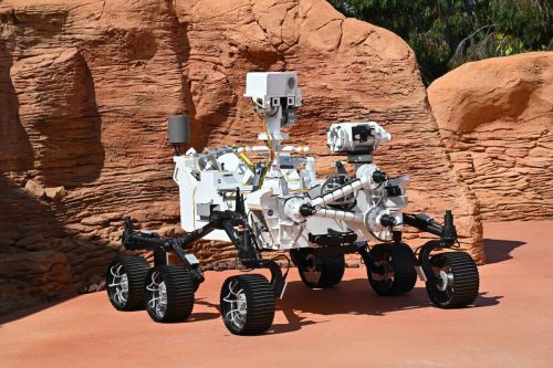 Rover Persévérance (réplique taille réelle)