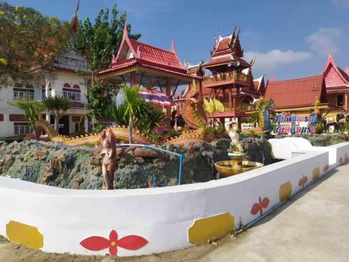 Wat Khomnaram (Khomnaram Temple)