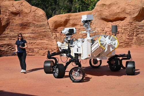 Rover Persévérance (réplique taille réelle)