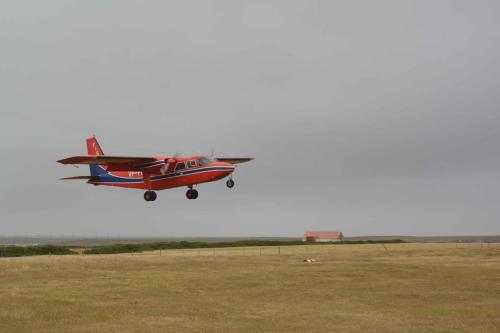 Arrivée de l'avion qui nous emmènera à Carcass Island