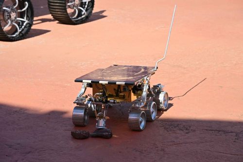 Rover Persévérance (réplique taille réelle)