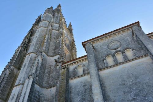 Basilique Saint-Eutrope (Saintes)