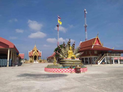 Wat Khomnaram (Khomnaram Temple)
