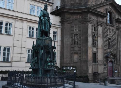 Statue de l'empereur Charles IV (règne de 1355 à 1378)