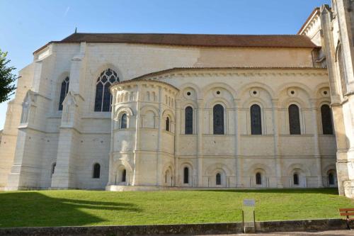 Basilique Saint-Eutrope (Saintes)