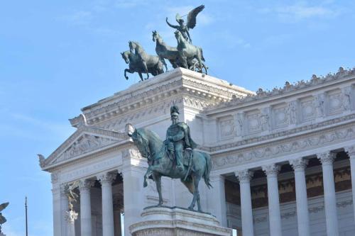 Statue Victor Emmanuel II