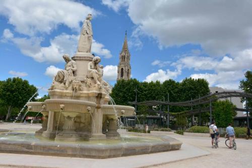 Nîmes, Fontaine Pradier