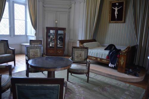 La chambre empire     Château du Plessis-Bourré (Maine et Loire)