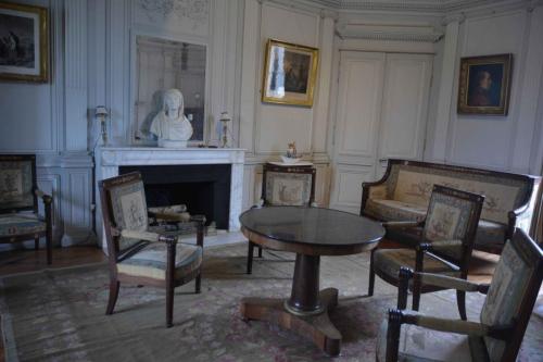 La chambre empire     Château du Plessis-Bourré (Maine et Loire)