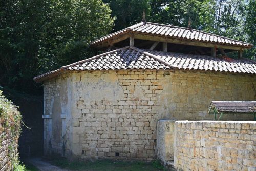 Lavoir-Fontaine du pré Bachelier à Melle