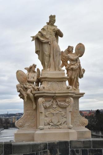 Statue du Pont Charles