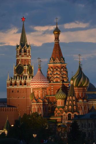 Cathédrale Basile-le-Bienheureux et tour du Kremlin