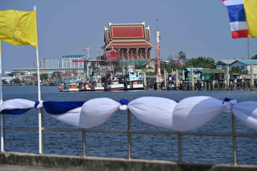 Près de Wat Sutthiwat Wararam