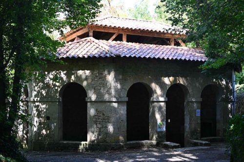 Lavoir-Fontaine du pré Bachelier à Melle