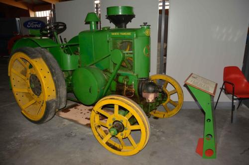 Tracteur agricole  SOCIETE FRANCAISE DE VIERZON 1936 (France)
