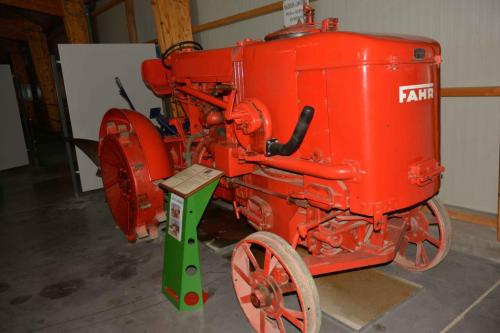Tracteur agricole  FAHR à gazogène 1944 (Allemagne)