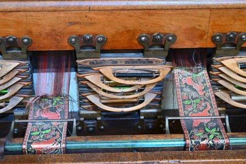 Rubanière, métier à tisser les rubans