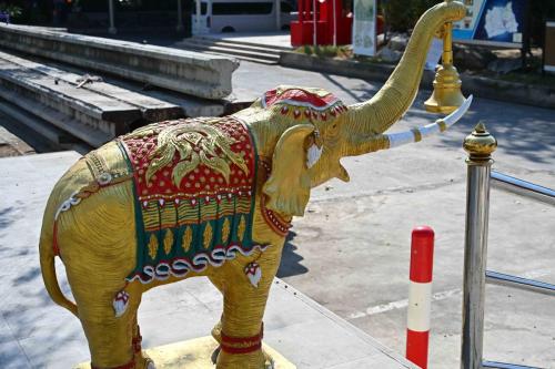 Wat Sutthiwat Wararam