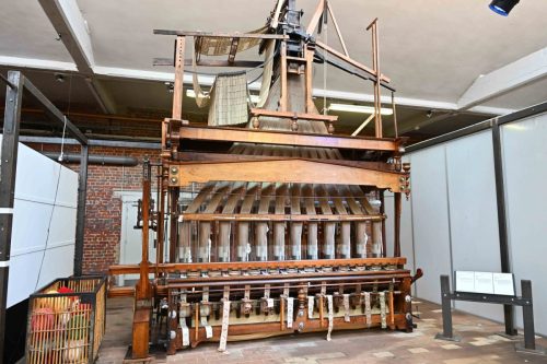 Rubanière, métier à tisser les rubans