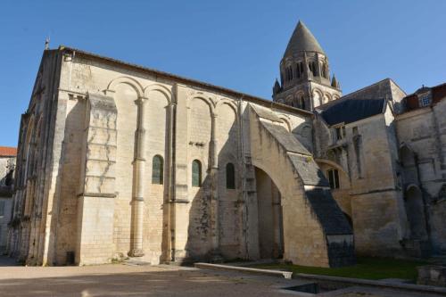 Abbaye aux dames (Saintes)