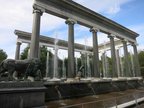 Peterhof (Résidence d'été impériale de Pierre 1er)