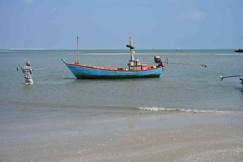 Arrivée à Laem Phak Bia-sandspit