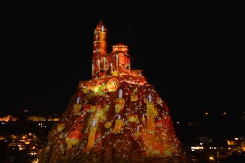 Rocher Saint-Michel d'Aiguilhe Le Puy en Velay (Haute-Loire)