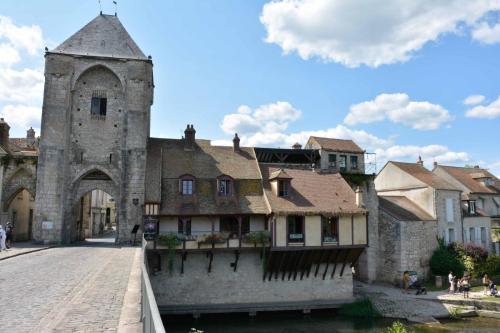 Porte de Bourgogne, Moret-sur-Loing