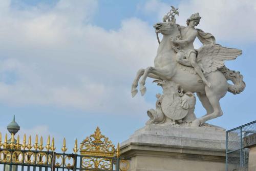 Statue de Mercure chevauchant Pégase par Antoine Coysevox 1702