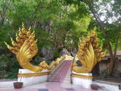 Wat Phra Phuttabat Noi (Phra Phuttabat Noi Temple)