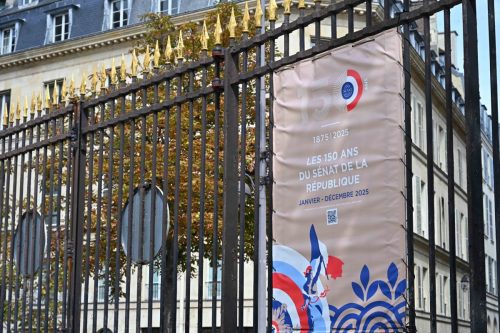 Grilles du Jardin du Luxembourg                          Rue de Mécicis