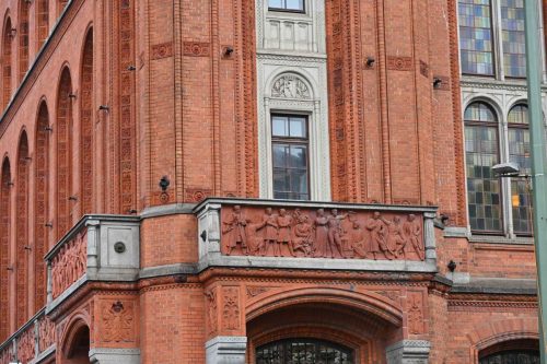 Hôtel de ville rouge
