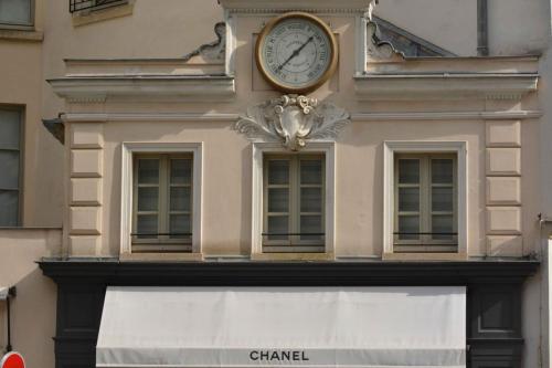 Rue Saint Honoré (boutique Chanel)