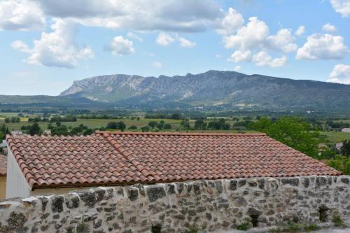 Montagne Sainte-Victoire, depuis Pourrières (Var)