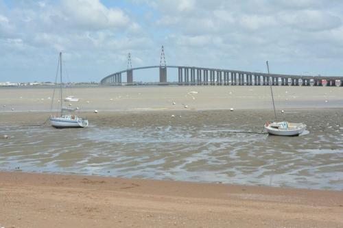 Pont de Saint-Nazaire et estuaire de la Loire depuis Saint-Brévin-les-pins