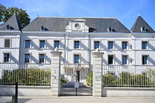 Mairie de Chef-Boutonne, ancienne propriété de Jean-François CAIL
