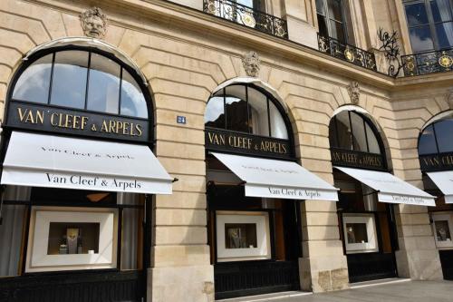 Place Vendôme (boutique Van Cleef & Arpels)