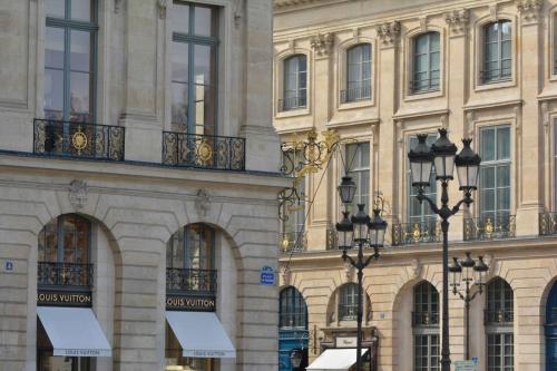Place Vendôme (boutique Louis Vuitton)