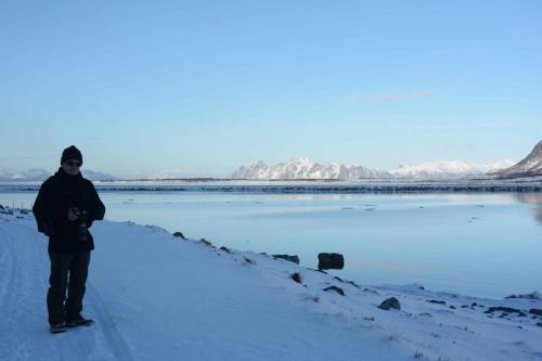 Randonnée au bord d'un fjord près de Laukvik