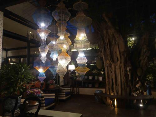 Restaurant perdu dans la campagne de Phetchaburi