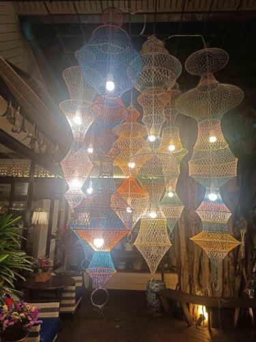 Restaurant perdu dans la campagne de Phetchaburi