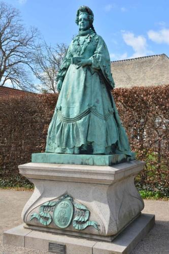 Statue de la reine Caroline Amalie