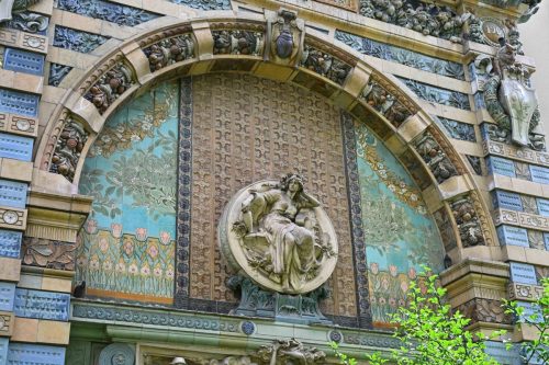 Portique monumental Jules-Coutan                                 Square Félix-Desruelles