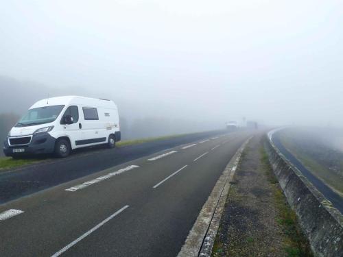 Sur la digue dimanche matin dans le brouillard