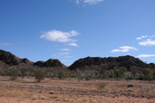 Monts sur la route vers Alice Springs