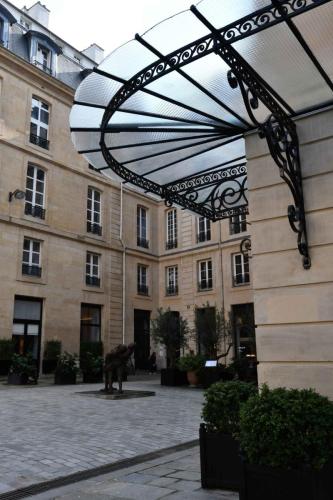 Place de Valois