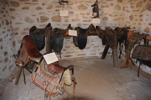 Telegraph station (la selle au premier plan est une selle pour dromadaire)