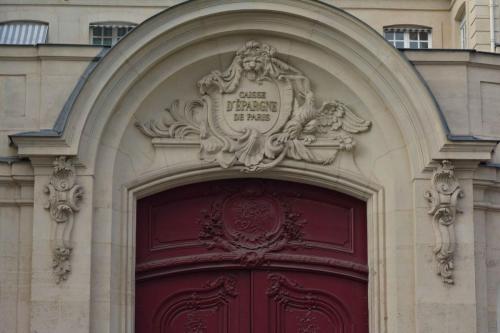 Caisse d'Epargne de Paris (1844) s'installe à l'hôtel Thoinard (1639) rue du Coq Héron