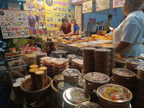 Echoppe de desserts à Petchaburi